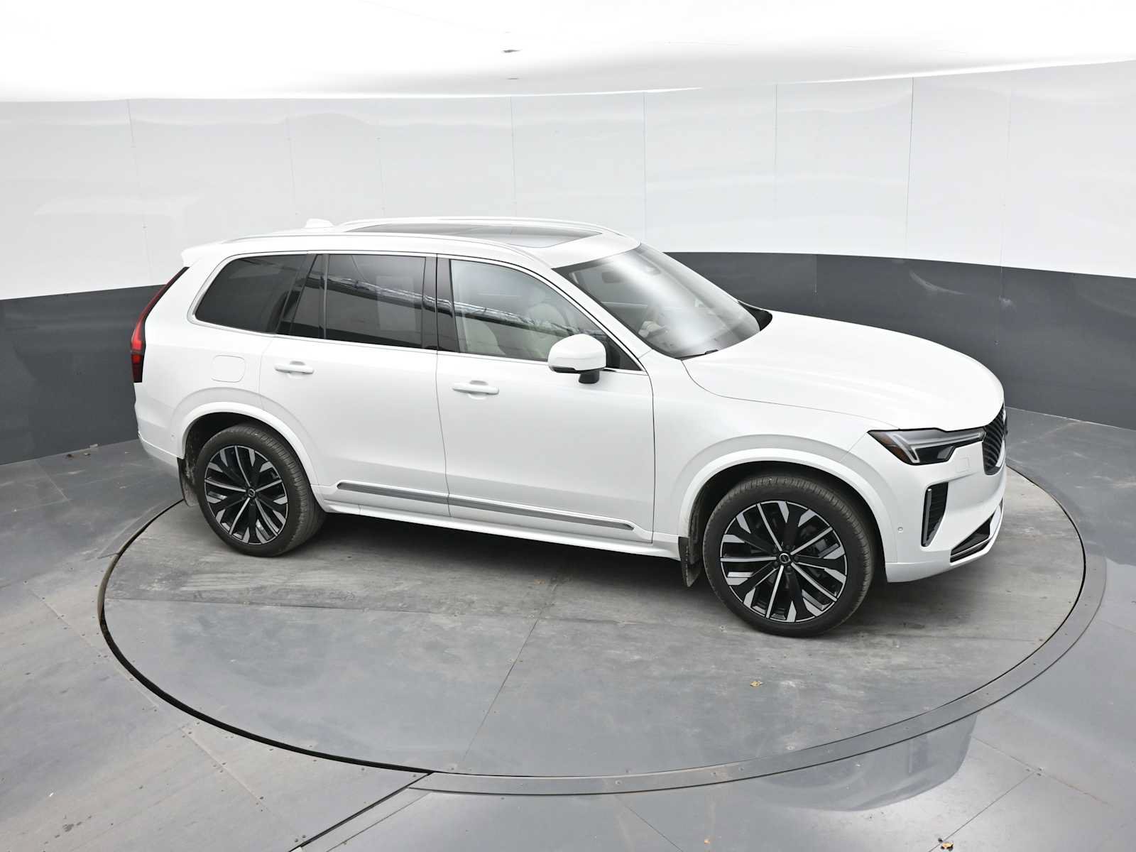 Used 2026 Volvo XC90 B6 Ultra w/ Protection Package AWD/4WD image 19