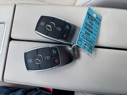 Used 2025 Mercedes-Benz GLB 250 image 13