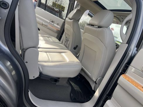 Used 2009 Chrysler Aspen Limited w/ Trailer Tow Group image 37