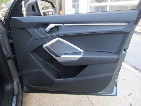 Used 2024 Audi Q3 2.0T Premium w/ Convenience Package image 20