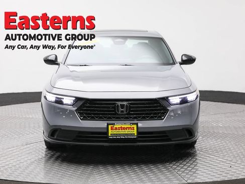 Used 2025 Honda Accord Sport image 2