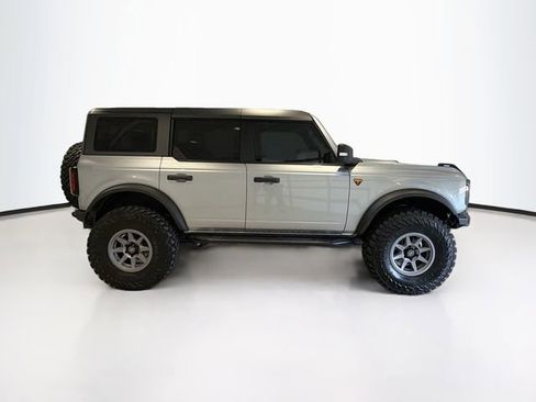 Used 2023 Ford Bronco Badlands image 8