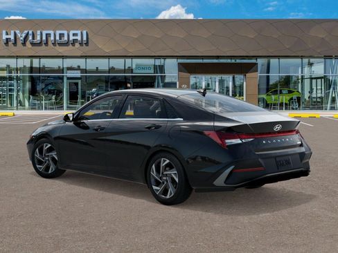 New 2025 Hyundai Elantra Limited image 5