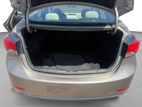 Used 2015 Hyundai Elantra SE FWD image 19