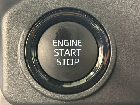 Used 2025 Toyota Tacoma SR5 AWD/4WD image 29