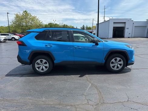 Used 2019 Toyota RAV4 LE w/ All Weather Liner Package FWD image 5