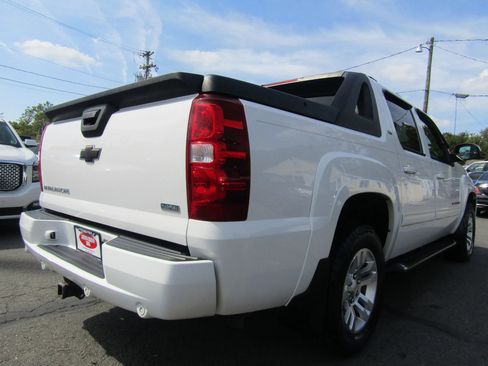 Used 2011 Chevrolet Avalanche LT w/ Luxury Package image 5
