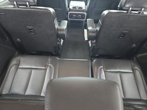Used 2024 Ford Expedition Max XLT image 7
