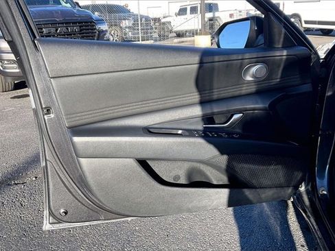 Used 2021 Hyundai Elantra SEL w/ Convenience Package image 18