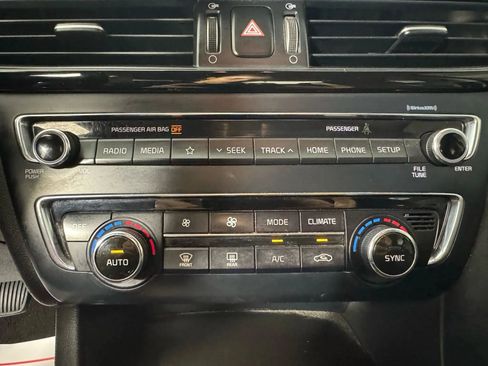 Used 2019 Kia Optima S image 21