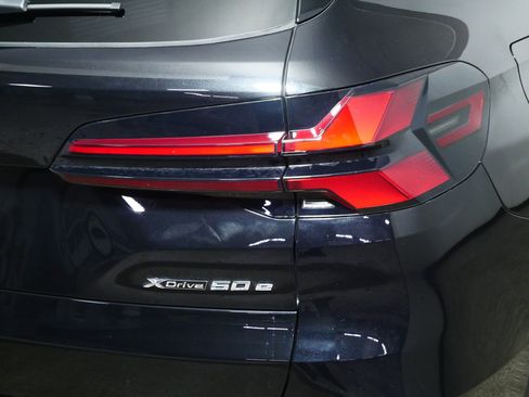 Used 2026 BMW X5 xDrive50e w/ Executive Package image 17