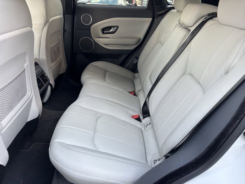 Used 2016 Land Rover Range Rover Evoque SE image 15