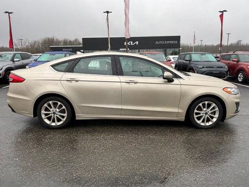 Used 2019 Ford Fusion SE image 8