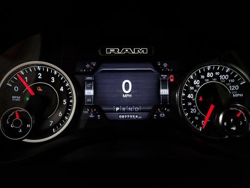 Used 2019 RAM 1500 Laramie AWD/4WD image 24
