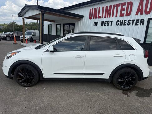Used 2019 Kia Niro S Touring FWD image 12
