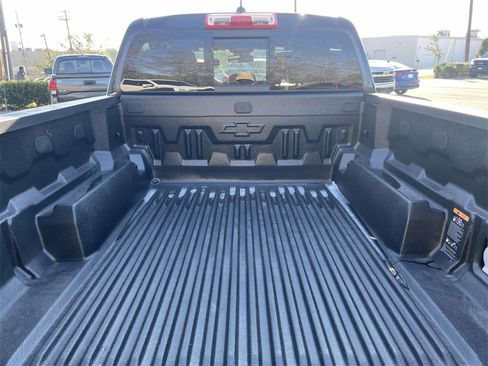 Used 2023 Chevrolet Colorado Z71 w/ Z71 Convenience Package 2 image 11