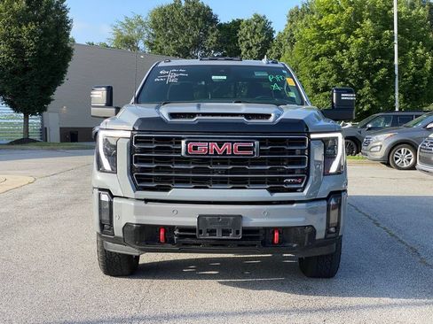 Used 2024 GMC Sierra 2500 AT4 w/ AT4 Premium Plus Package AWD/4WD image 2