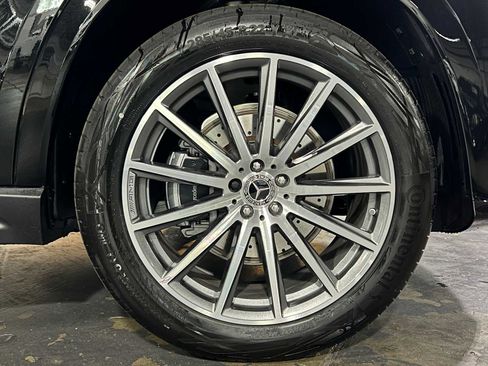 New 2026 Mercedes-Benz GLS 580 4MATIC image 9