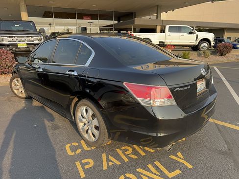 Used 2010 Honda Accord EX-L image 2