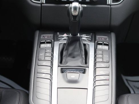 Used 2017 Porsche Macan S AWD/4WD image 21