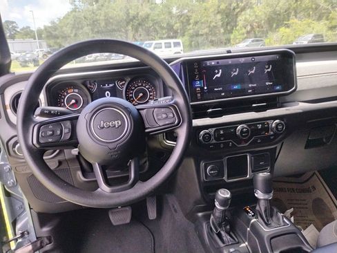 Used 2024 Jeep Wrangler Unlimited Sport AWD/4WD image 9