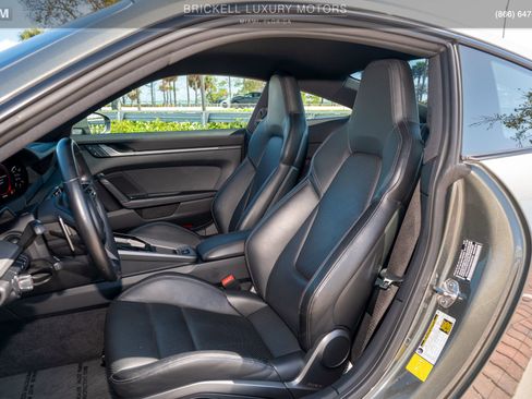 Used 2022 Porsche 911 Carrera RWD image 8