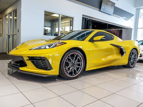 Used 2025 Chevrolet Corvette Stingray Coupe image 2