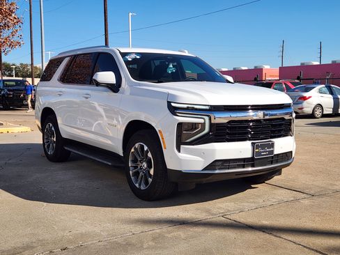 Certified 2025 Chevrolet Tahoe LS image 4