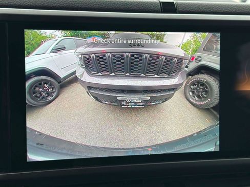Used 2025 Jeep Wrangler Sport AWD/4WD image 24