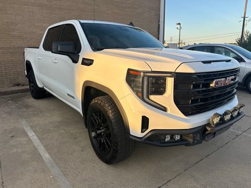 Used 2024 GMC Sierra 1500 Elevation w/ X31 Off-Road Package AWD/4WD image 3