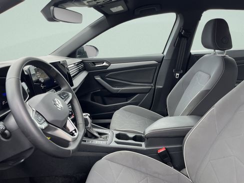 Used 2025 Volkswagen Jetta Sport image 13