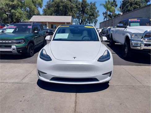 Used 2021 Tesla Model Y Long Range AWD/4WD image 2