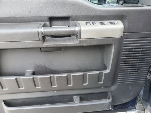 Used 2015 Ford F250 Lariat w/ Chrome Package image 19