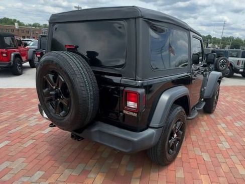 Used 2020 Jeep Wrangler Sport AWD/4WD image 2