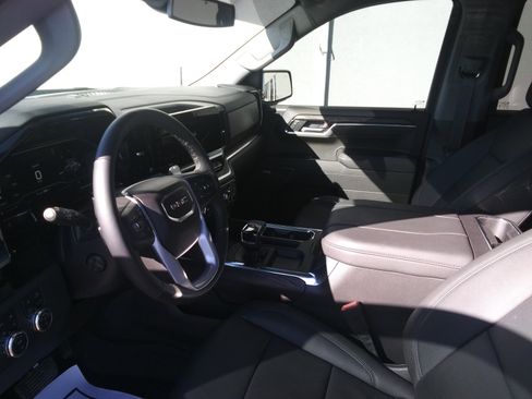 Used 2025 GMC Sierra 1500 SLT w/ SLT Premium Plus Package image 12
