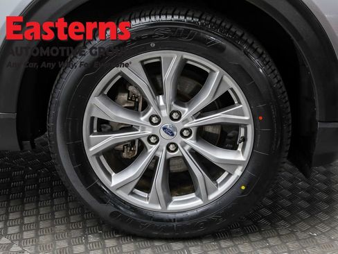 Used 2023 Ford Explorer Limited w/ Equipment Group 301A image 31