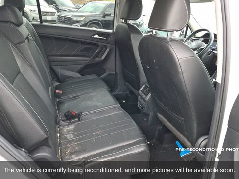 Used 2022 Volkswagen Tiguan SE FWD image 13
