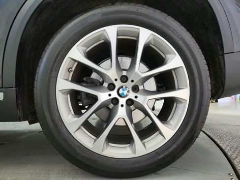 Used 2022 BMW X5 xDrive40i w/ Premium Package AWD/4WD image 38