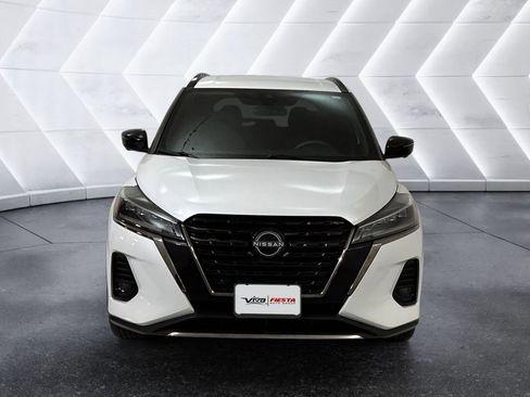 Used 2024 Nissan Kicks SR image 2