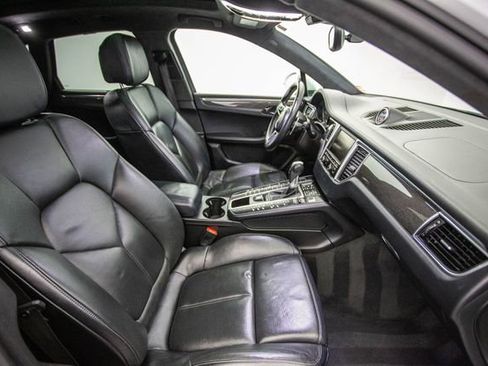 Used 2015 Porsche Macan Turbo image 20