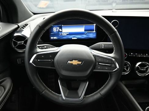 Used 2025 Chevrolet Blazer EV LT FWD image 13