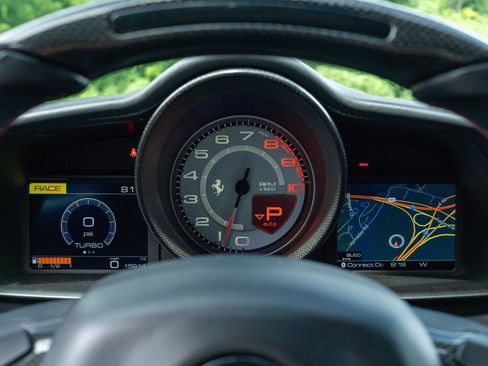 Used 2018 Ferrari 488 GTB RWD image 40