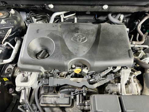 Used 2021 Toyota RAV4 LE AWD/4WD image 27