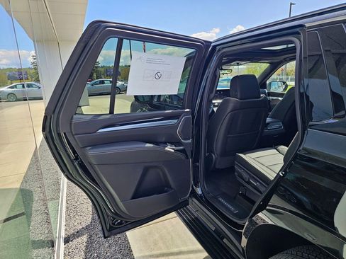 New 2026 Cadillac Escalade Sport w/ LPO, ONYX Package AWD/4WD image 16