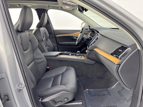 Used 2024 Volvo XC90 T8 Plus w/ Protection Package Premier image 16