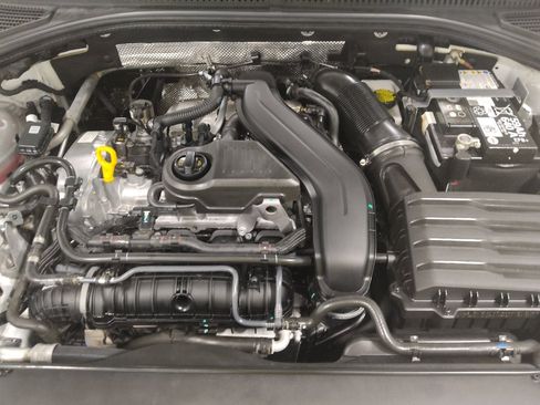 Used 2025 Volkswagen Jetta SE FWD image 30