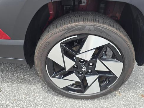 Used 2024 Hyundai Kona Limited AWD/4WD image 10