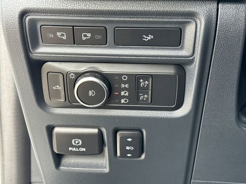 Used 2022 Ford F150 Lariat w/ Equipment Group 502A High AWD/4WD image 14
