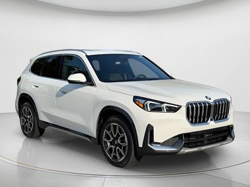 Used 2025 BMW X1 xDrive28i w/ Premium Package AWD/4WD image 3
