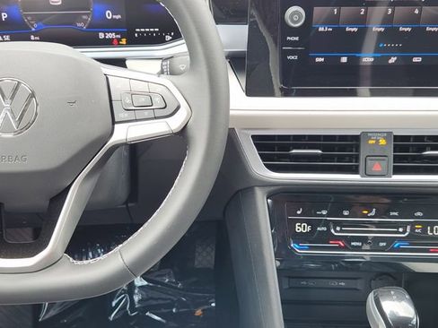 New 2025 Volkswagen Taos SE image 26
